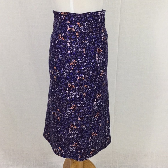 NWT LuLaRoe Cassie - pretty in purple - Picture 6 of 8